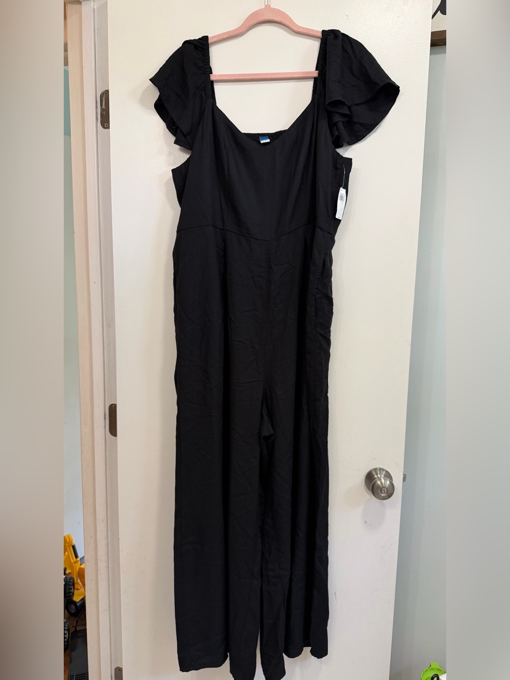 BNWT Old Navy Black Wide-Leg Jumpsuit with Flutter Sleeves